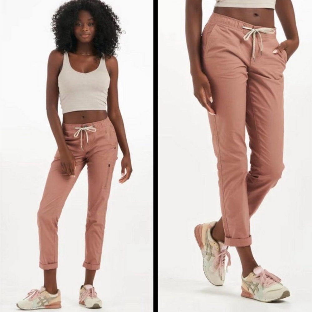 Vuori Women's Cropped Pants in Dusty Pink